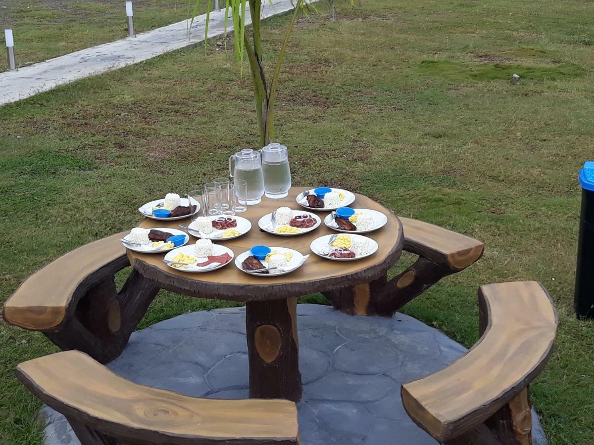 Lagoon Beach Resort Gitagun Экстерьер фото